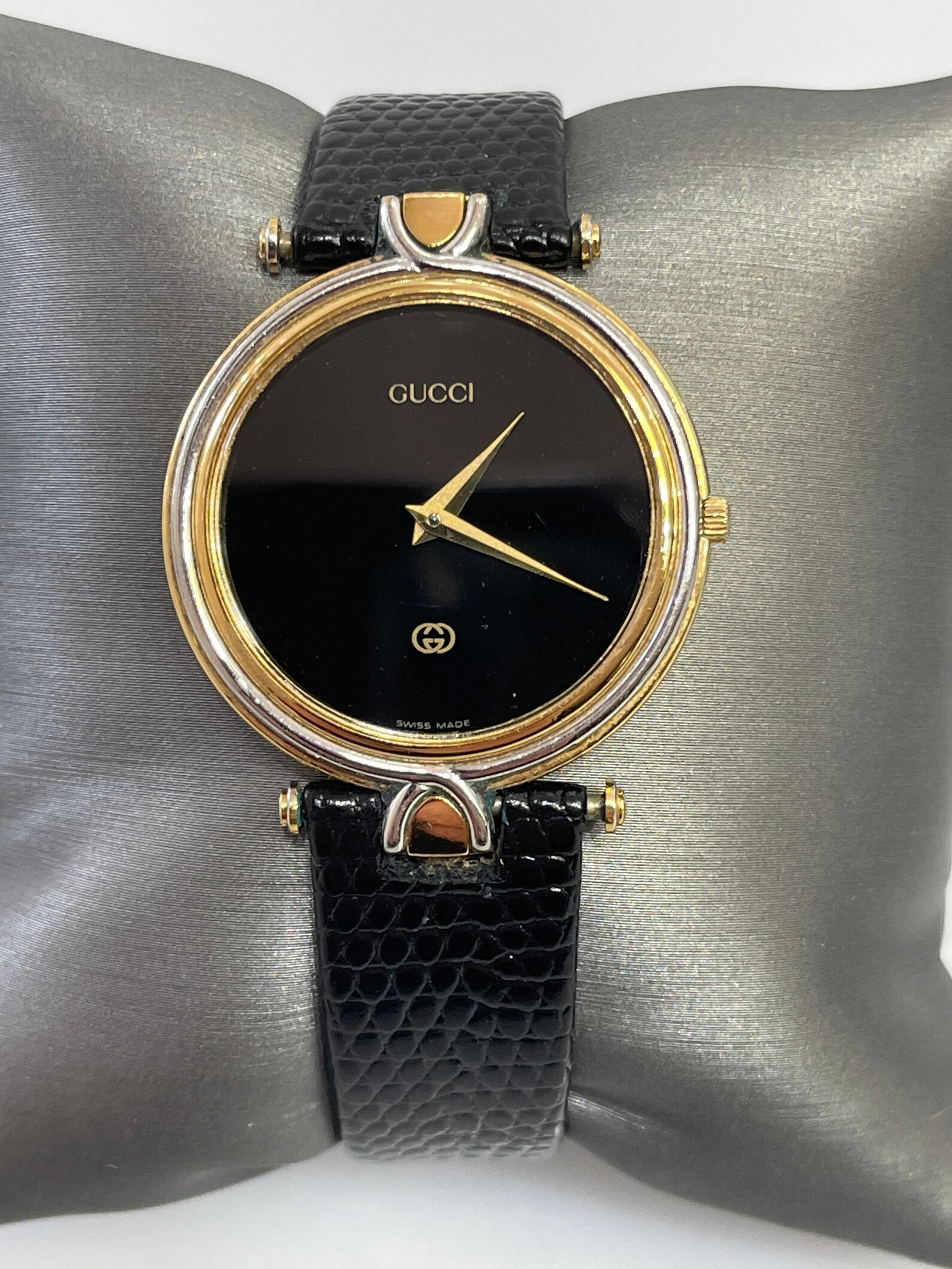 Vintage Gucci 4500M Quartz Watch - Etsy