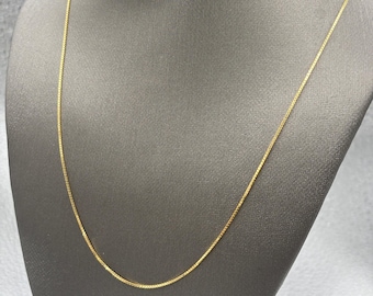 18 Karat Yellow Gold Ladies Mirrored Box Link Chain