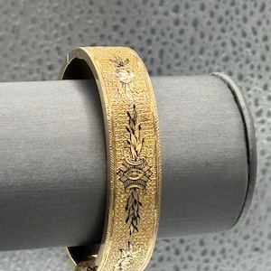 Antique Ladies 14 Karat Yellow Gold Hand Engraved Bangle Bracelet