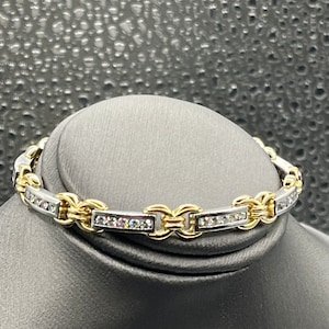 Ladies 18 Karat Two-Toned Diamond Link Bracelet
