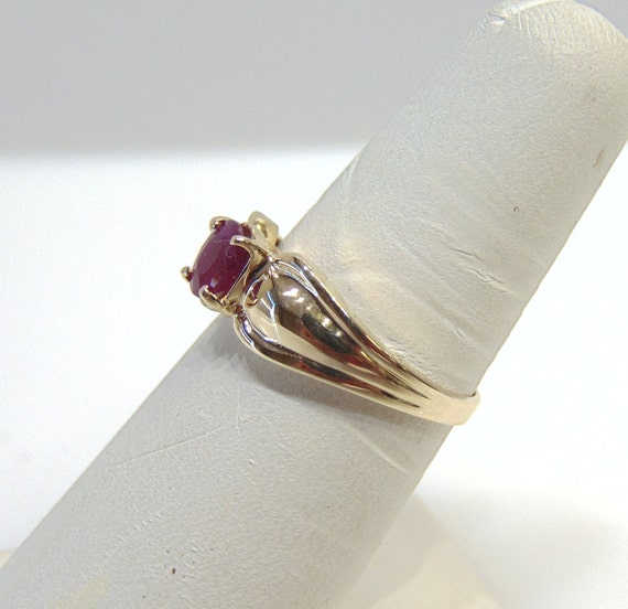 14KT Yellow Gold Ruby Fluted Bow Ring - image 3