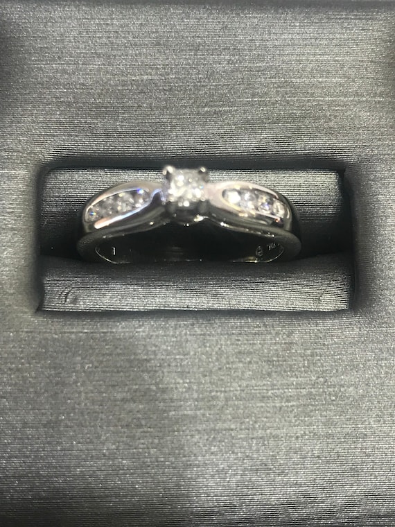10K W/G Friendship Diamond Ring Pre Engagement
