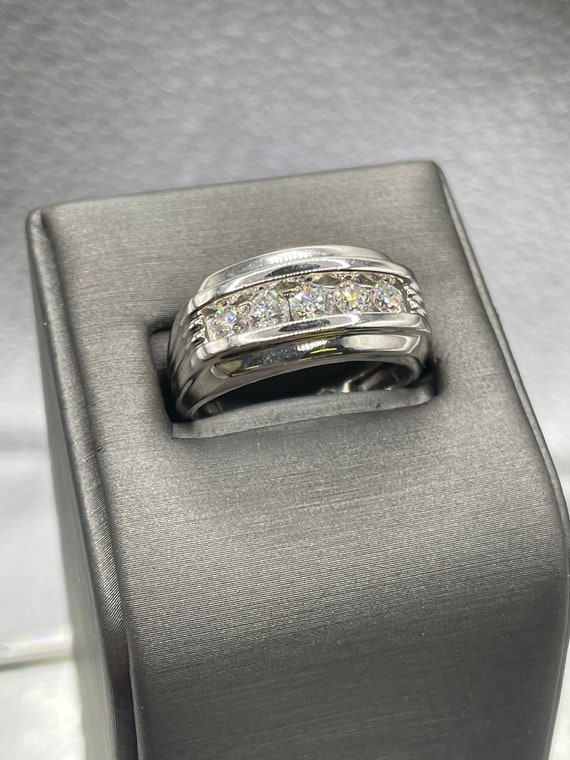 Ladies or Gents Heavy 14 Karat White Gold Diamond… - image 1