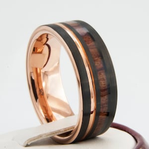 ブラックタングステンリング ローズゴールド 結婚指輪 木製インレイ 溝付き メンズ 8mm コンフォートフィットデザイン サイズ4～15 完璧な夫へのユニークな記念日ギフト
