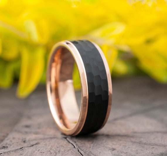 Rose Gold Tungsten Ring Black Hammered Men Wedding Band 8MM Brushed Size 5 to 15 Beveled Step Edges Male Elegant Anniversary Engagement Gift