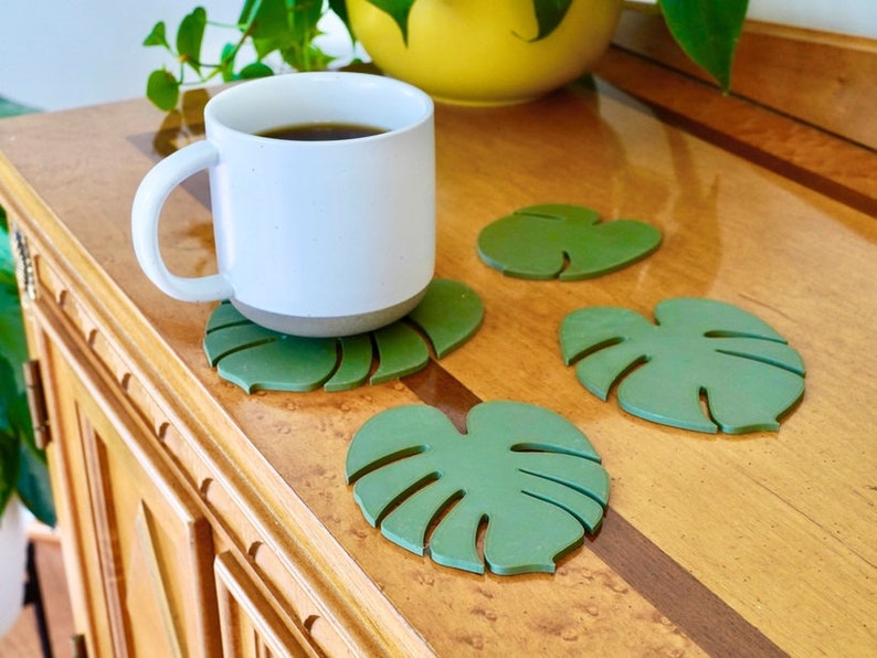 3D Printed House Plant With Magnetic Coaster Leaves HousePlant Expandable Monstera Albo For People Who Can't Keep Plants Alive Decor image 3