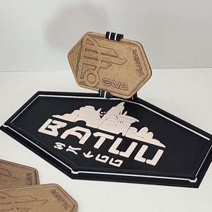 Star Wars Galaxy&#39;s Edge Batuuan Spira Display Unit & Batuan Spira Credit Set | Holds Metal Gift Card Batuu Empire Credits Gold Silver Copper