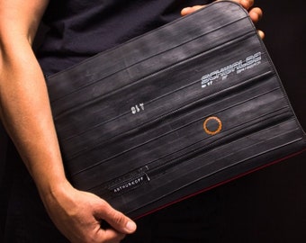 Laptop sleeve made from bicycle tubes