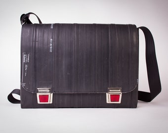 Shoulder bag made from a bicycle tube - we love the bike!