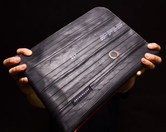 Laptop sleeve made from bicycle tubes