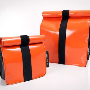 防水シートと自転車用チューブで作られた QlTourBag の 2 個セット