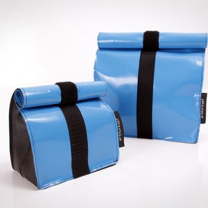 防水シートと自転車用チューブで作られた QlTourBag の 2 個セット