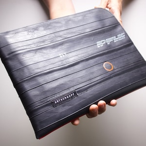 Laptop sleeve made from bicycle tube