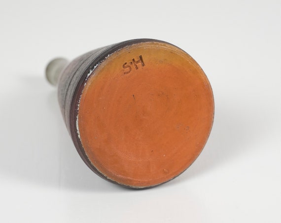 ◆ SVEN HOFVERBERG flower vase Sweden ◆ Sven Hofverberg, Swedish ceramist. A pair of vases. Multi