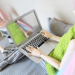 Computer in miniatura in scala 1:4, PC portatile per casa delle bambole per bambole BJD Minifee Unoa Lusis da 16 pollici. Accessori per ufficio e scuola per scatola da stanza diorama