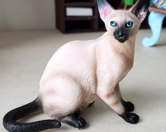 Miniature Siamese cat figurine with scratching post 1:4 scale BJD doll pet companion dollhouse animal Minifee MSD room diorama room box