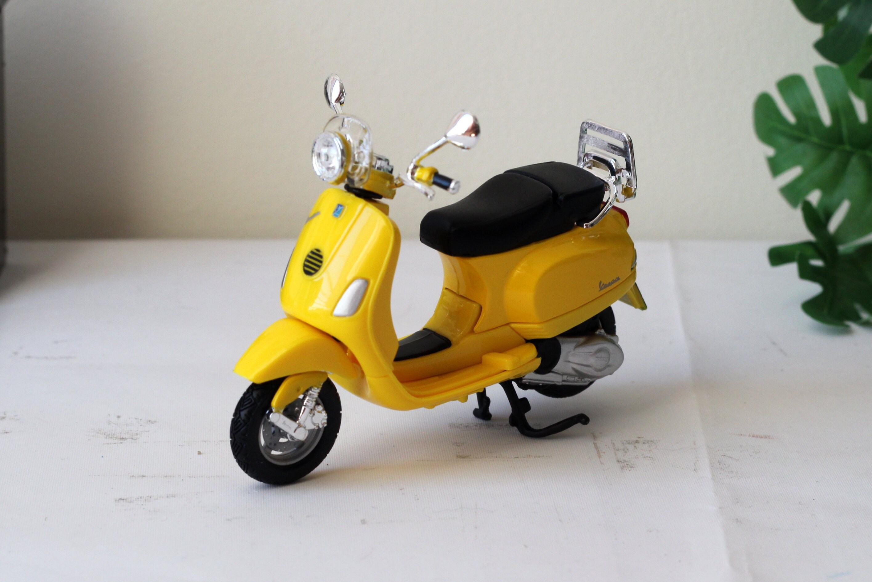 オートバイ・バイク MINICHAMPS Vespa90 SuperSprint1970 1:12 MINICHAMPS 122129640 Scale 1/12 | PIAGGIO VESPA 90SS SUPER