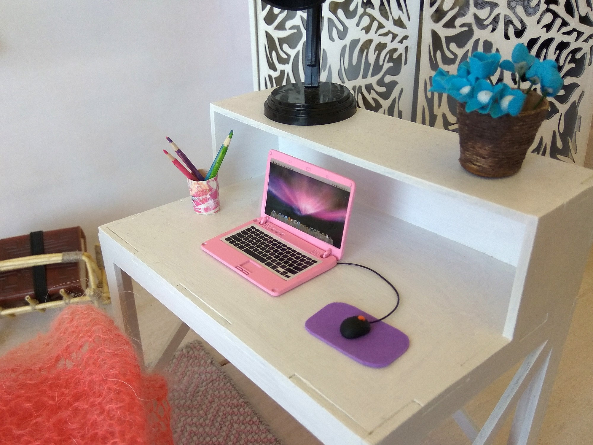 Miniature Laptop, Dollhouse Computer in 1:6 Scale. Notebook iPad Mac ...