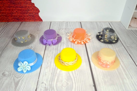 Fascinator Con Piume E Fiori - Cappello A Bombetta Da Donna Con Rete E Clip, Accessorio Per Matrimoni E Feste