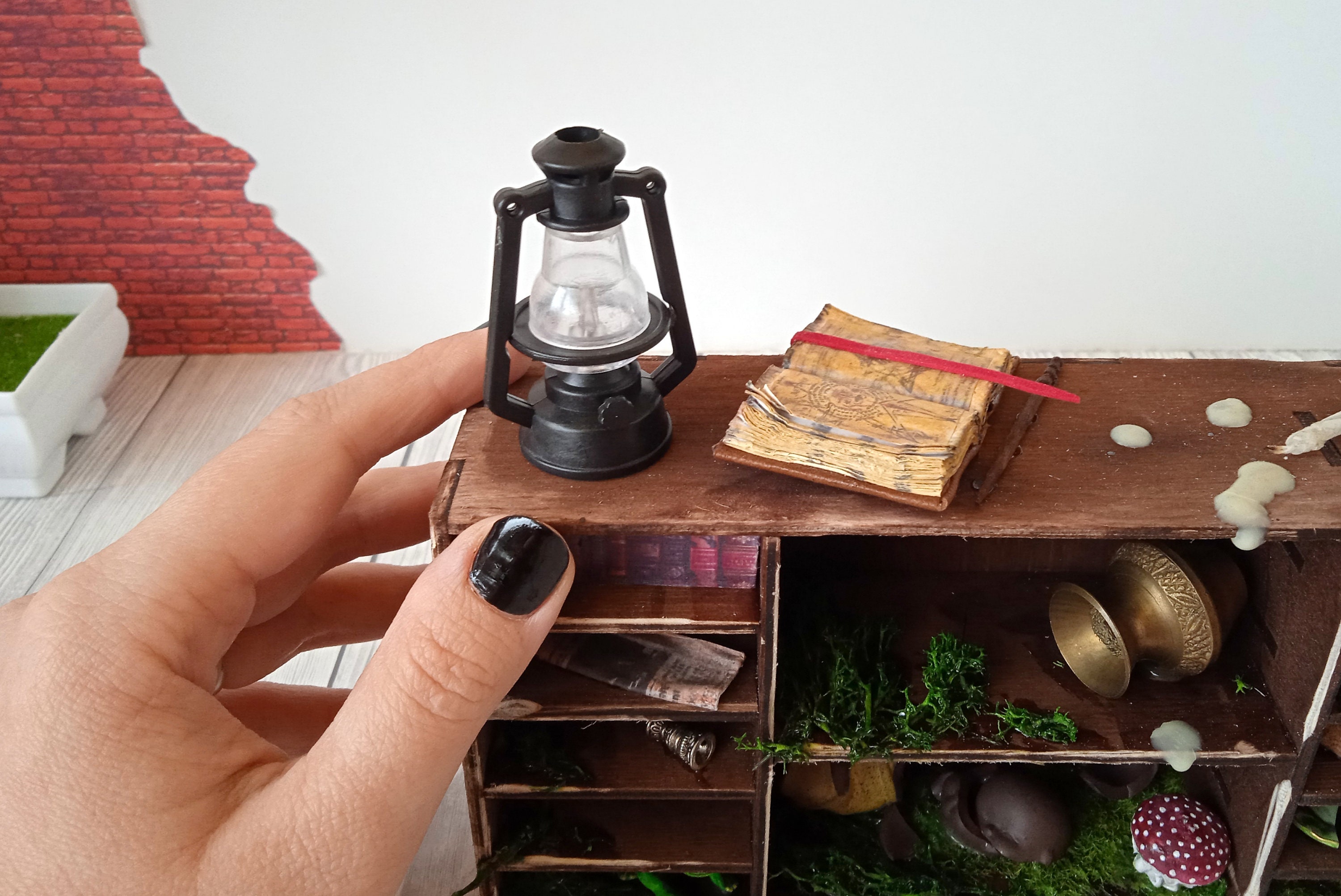 Mini linterna de queroseno a cala 1:12, Decoración de casa de muñecas, lámpara de aceite en miniatura, adornos, accorios de jardín de hadas - AliExprs 15 Mini linterna de queroseno a cala 1:12, Decoración de casa de muñecas, lámpara de aceite en miniatura, adornos, accorios de jardín de hadas - AliExprs 15