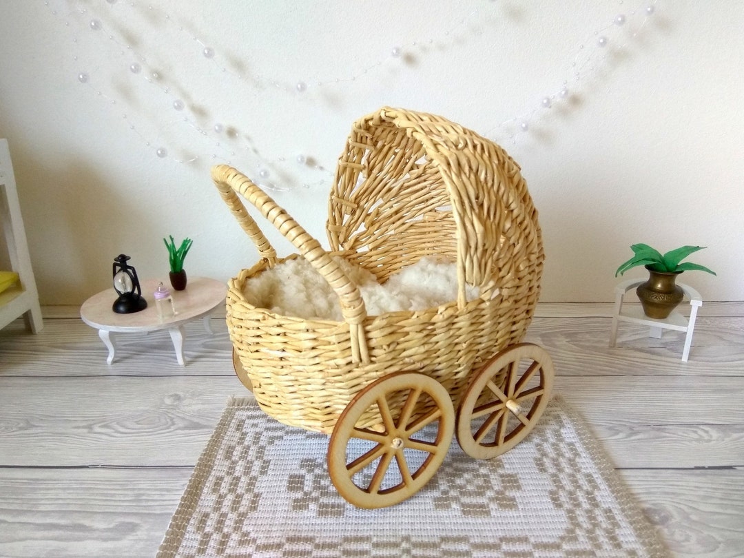 * antique pram ❀ 木製 ミニチュア ベビーカー 小さな人形用の木製人形用ベビーカー - ドールハウスの