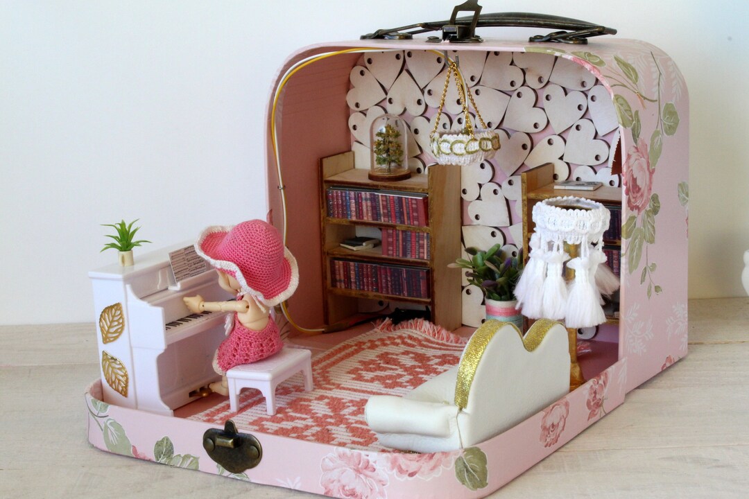 Diy 2024 suitcase dollhouse
