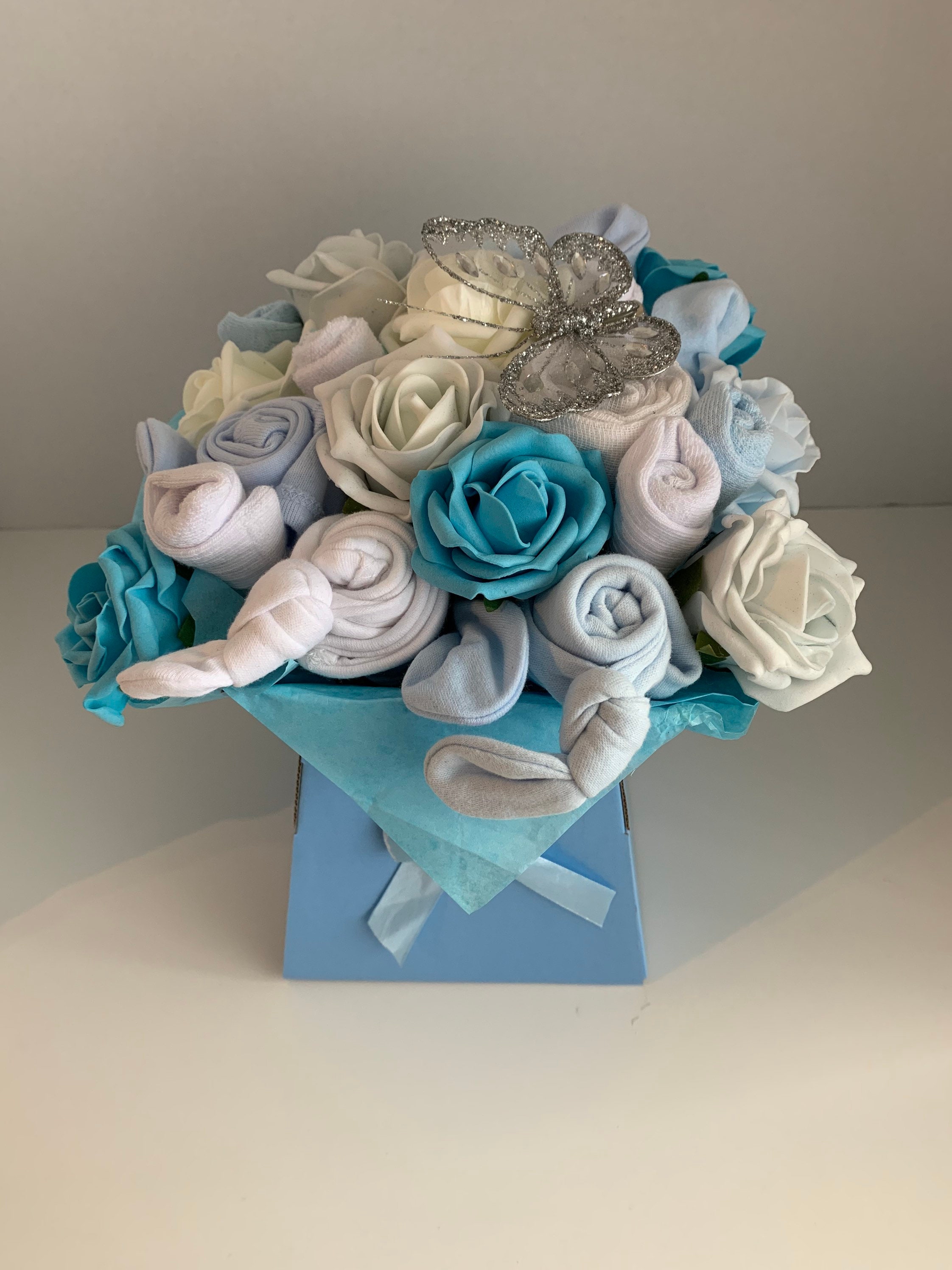 Cadeau de naissance bouquet de layette fille - Babys Cakes