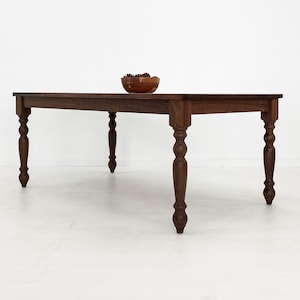 TESS Dining Table – Solid Wood Table with Turned Legs, Plank Top, Custom Sizes & Extensions