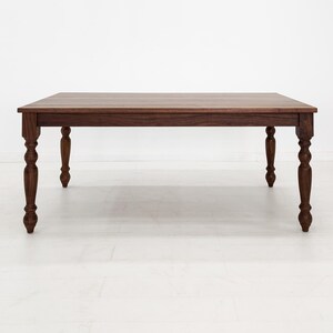 TESS Dining Table – Solid Wood Table with Turned Legs, Plank Top, Custom Sizes & Extensions afbeelding 5