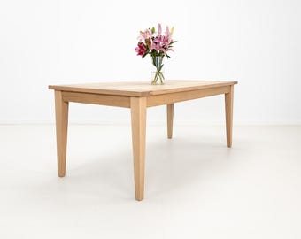 ARAN Custom Dining Table – Seamless Top, Breadboard Ends, Tapered Legs, Solid Wood, Made to Order