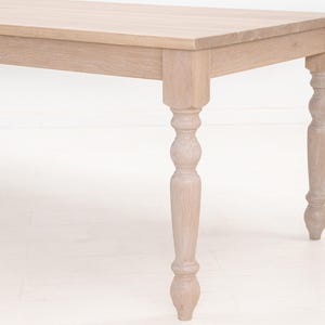 TESS Dining Table – Solid Wood Table with Turned Legs, Plank Top, Custom Sizes & Extensions afbeelding 9