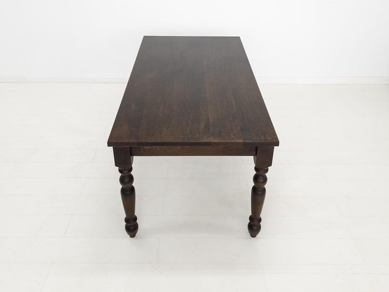 TESS Dining Table – Solid Wood Table with Turned Legs, Plank Top, Custom Sizes & Extensions afbeelding 14