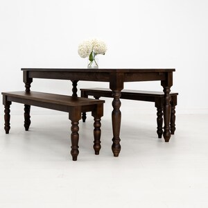 TESS Dining Table – Solid Wood Table with Turned Legs, Plank Top, Custom Sizes & Extensions afbeelding 11