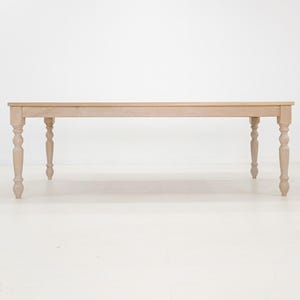 TESS Dining Table – Solid Wood Table with Turned Legs, Plank Top, Custom Sizes & Extensions afbeelding 8