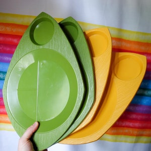 Vintage MCM Plastic Plates with Cup Holder: 1960s Olive Green & Gold, Set of 4
