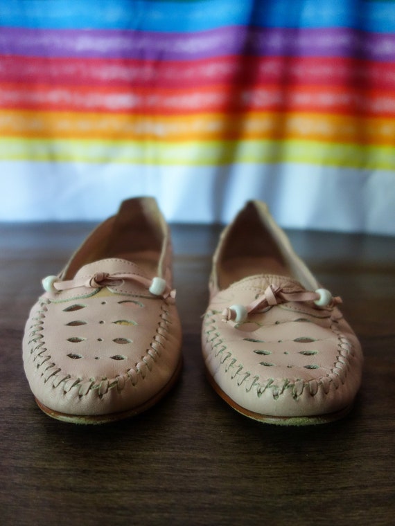 Pale pink leather shoes size 8, 80s 90s pastel cu… - image 5