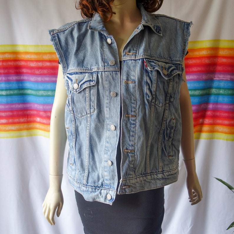 Levi's trucker vest w/ buffalo back patch size large denim jean cut off jacket pendleton style wool, unisex 90s grunge punk rocker clothing image 5