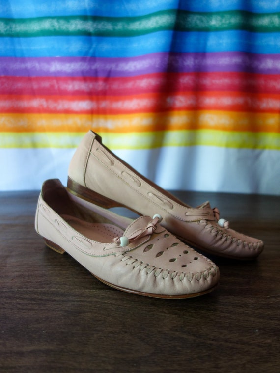 Pale pink leather shoes size 8, 80s 90s pastel cu… - image 2