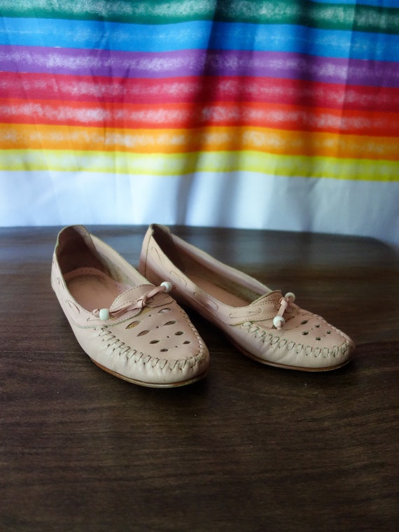 Pale pink leather shoes size 8, 80s 90s pastel cu… - image 3