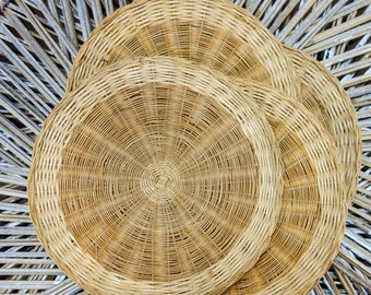 Single Vintage Paper Plate Holder, Woven Rattan BBQ Outdoor Dining or Bohemian Wall Decor