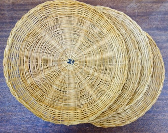 Set of 4 vintage woven rattan paper plate holders, Wicker tray for BBQ, picnic, camping, hanging wall basket or plate for bohemian decor