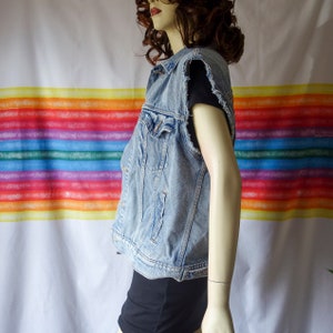 Levi's trucker vest w/ buffalo back patch size large denim jean cut off jacket pendleton style wool, unisex 90s grunge punk rocker clothing image 8