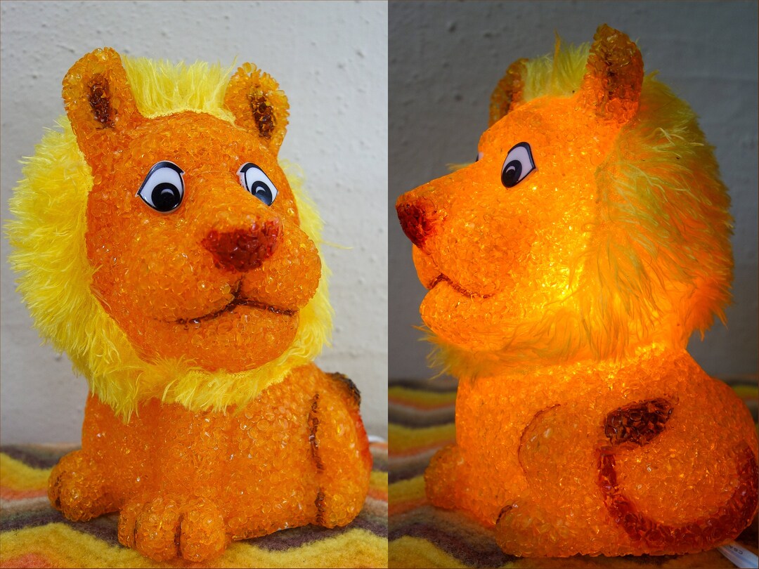 Vintage Lion Lamp, 70s Melted Plastic Popcorn Art Gift for Leo Birthday