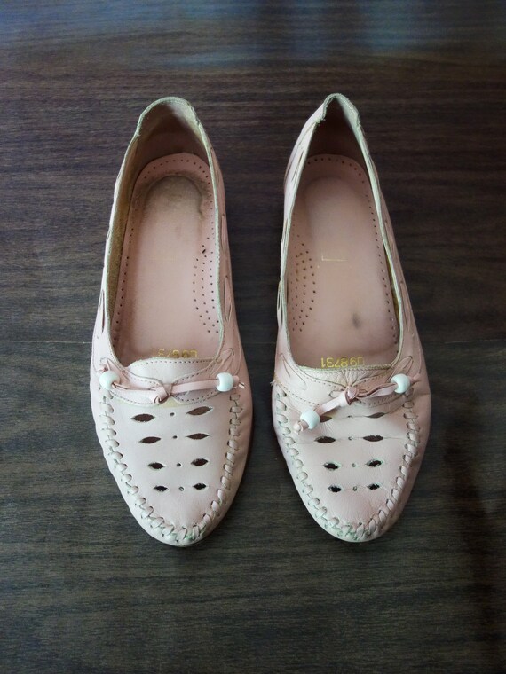 Pale pink leather shoes size 8, 80s 90s pastel cu… - image 4