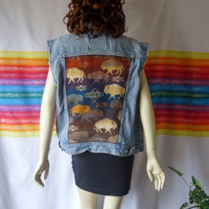 Levi's trucker vest w/ buffalo back patch size large denim jean cut off jacket pendleton style wool, unisex 90s grunge punk rocker clothing image 3