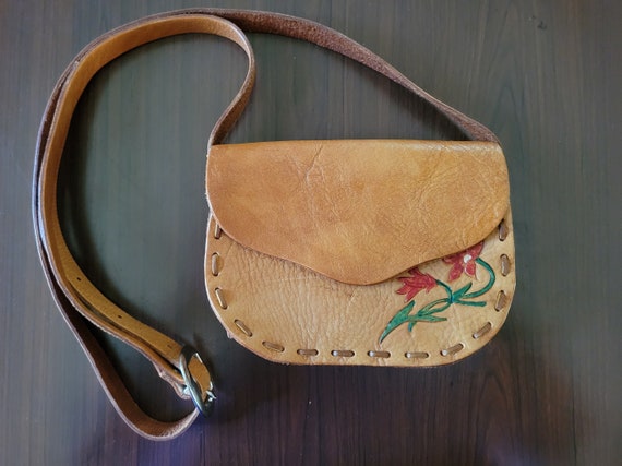 Vintage tooled leather purse 6"x7.5" small tan sh… - image 1