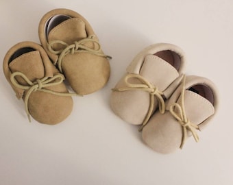 gender neutral newborn shoes