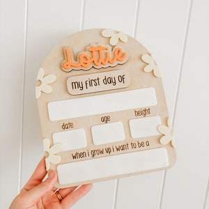 Back to School Board | Personalised First Day Board | Back to School Sign | Photo Prop for School | First Day Plaque | DAISIES