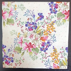Lot de 4 serviettes de table pour le déjeuner Serviettes en papier pour décoration Papier pour décoration Fleurs pour décoration Serviettes Amour