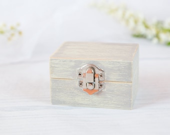 Caja rústica de madera para anillos de boda, decoración de corazón estilo shabby chic